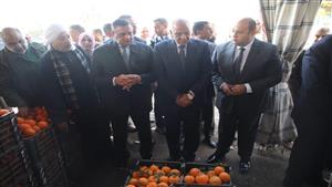 وزير التنمية المحلية ومحافظ الجيزة يتفقدان سوق الجملة بالسادس من أكتوبر