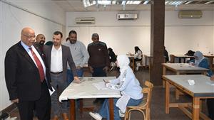 رئيس جامعة الأقصر يتابع انتظام الدراسة مع بداية الفصل الدراسي الثاني 