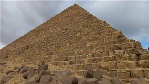 رسمياً.. اللجنة العلمية لمراجعة ترميم هرم منكاورع ترفض "مشروع القرن"