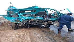 بالصور- جثة و6 مصابين في تصادم 3 سيارات بالطريق الزراعي بأسيوط 