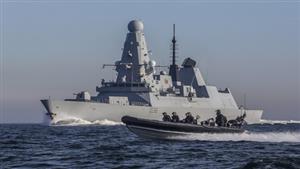 البحرية البريطانية: حريق شب في سفينة نتيجة قذيفة أطلقت من اليمن