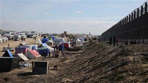 واشنطن بوست: الاحتلال يخطط لإنشاء 15 مخيمًا على شاطئ البحر لإخلاء رفح