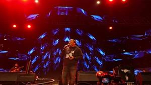  "حظي الحلو كنت قبله".. رامي صبري يكشف أسباب غنائه قبل منير في حفلة عيد الحب