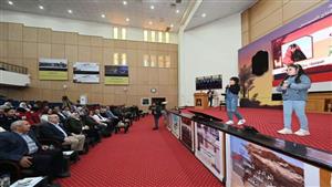 بالصور- وزير الإسكان يختتم زيارته للوادي الجديد يتفقد مركز السيطرة للطوارئ