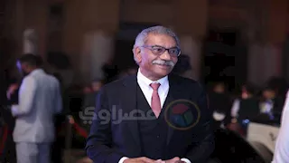 سيد رجب ينعى والد زوجته ويشارك في تشييع جثمانه