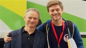 وفاة نجل النجم العالمي جاري سينيز بمرض نادر عن عمر يناهز 33 عاما 