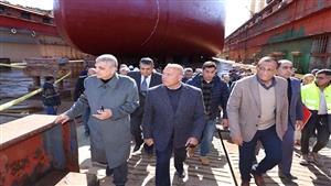 وزير النقل ورئيس هيئة قناة السويس يتفقدان مشروعات تطوير ميناء بورتوفيق