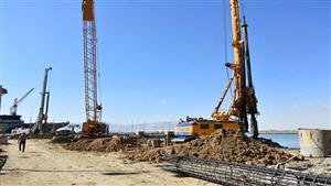 وزير النقل ورئيس هيئة قناة السويس يتفقدان ترسانة السويس البحرية