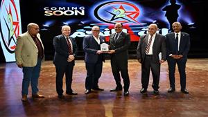 تقدم لها 1200 طالب.. رئيس جامعة حلوان يكرم الفائزين بمسابقة "أنت النجم"