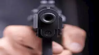 رسالة صرصور تقود "هيرناندز" لإطلاق النار على شخصين