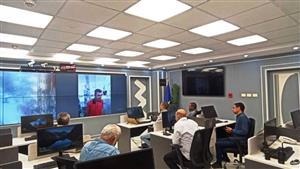 بالصور.. محافظ أسوان يتابع عبر أجهزة مركز السيطرة إنتظام عمل محطات الوقود ومواقف السيرفيس