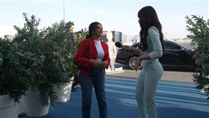 "مضيفة في الطيران السنغافوري".. رامز جلال يستقبل أصايل محمد في "رامز جاب من الاخر"