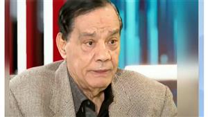 نجل حلمي بكر يتهم زوجة والده:"عايزه تخطفه وهو ميت"- فيديو 