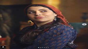 "أقوم بيهم بصباعي هم واللي بعتاهم".. ماذا حدث بين أيتن عامر ومتابعة لها؟