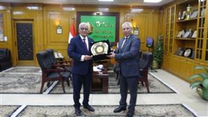 وزير التربية والتعليم يختتم زيارته للمنيا بمناقشة رسالة دكتوراه 