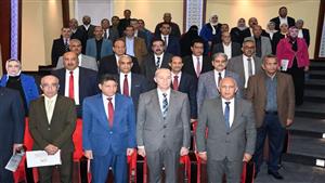 بالصور-  وزير الشباب يكرم قيادات حملة "شارك" في بورسعيد