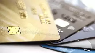 ما حكم فيزا المشتريات؟.. عالم أزهري: الرأي يختلف حسب الاستخدام 