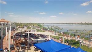 حديقة الحيوان والكورنيش.. المتنزهات تكتظ بالزاور في ثاني أيام العيد ببني سويف