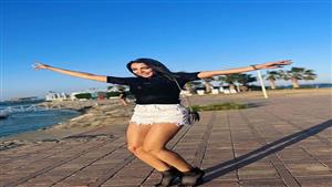 ساندي تحتفل بعيد الفطر  بـ "هوت شورت" وتغلق التعليقات (صور)