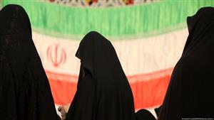 إيران تشن حملة صارمة جديدة على انتهاك قواعد الزي النسائي