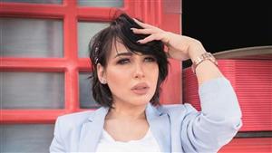  ساندي تنشر إطلالة جريئة وتعلق:"ملكة البيجامات".. والجمهور يرد 