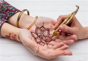 بعد العيد- 4 طرق لإزالة الحناء من اليد