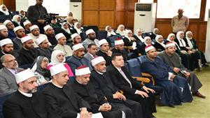 وزير الأوقاف يكرم الأئمة والواعظات المشاركين في إحياء ليالي رمضان بمساجد الجمهورية