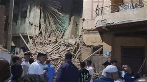 انهيار منزل من طابقين بمدينة قنا 