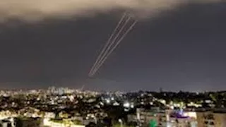 ضربة صاروخية إسرائيلية أمريكية تقتل 15 شخصًا في أصفهان الإيرانية