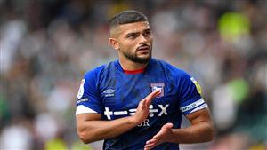 سام مرسي يحصد جائزة أفضل لاعب في مباراة ساوثهامبتون (صورة)