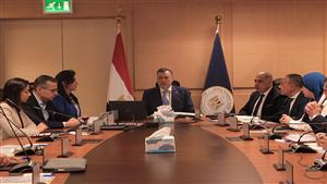 وزير السياحة والآثار يؤكد على ضرورة زيادة حجم الطاقة الفندقية العائمة  