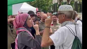 لحظة إشهار الناشط الأمريكي تايغ بيري إسلامه في مظاهرة لدعم غزة