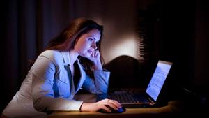 احذر- العمل ليلا قد يضر بصحتك 