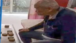 أغرب من الخيال.. شاب يحصل على ملايين الدولارات بطريقة غير متوقعة 