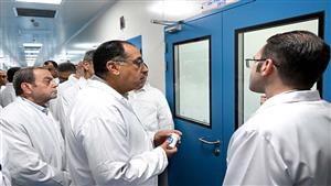 رئيس الوزراء يتفقد مصنع "كرمان السوري" للصناعات الدوائية في بني سويف