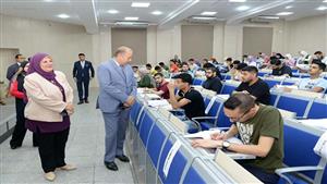رئيس جامعة المنصورة يتفقد سير الامتحانات بكليتي الحقوق والتجارة