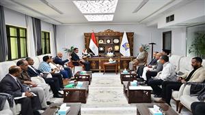 توجيه عاجل من محافظ قنا بشأن حل مشكلة تسرب الكلور من محطات مياه الشرب- صور