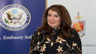 السفيرة الأمريكية بالقاهرة تقدم التهنئة للمصريين بمناسبة عيد الميلاد