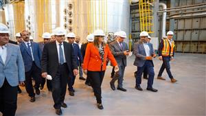 وزيرة التخطيط تتفقد مصنع الشركة الشرقية للسكر "النوران"