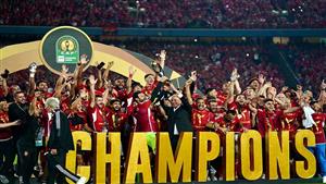 "3 قارات مختلفة".. 6 أندية توّجت بألقاب مساء السبت