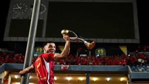 بعد وصوله فرنسا.. "فيديو كول" بين عبد المنعم وموديست