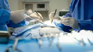 تطويق الشريان الرحمي.. عملية جراحية نادرة في قنا تنقذ سيدة وتمنحها فرصة الإنجاب