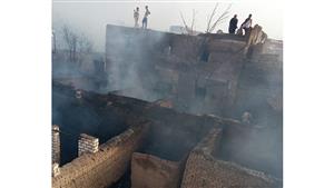 امتدت النيران لأشجار النخيل.. حريق يلتهم 3 منازل فى سوهاج