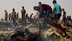 حريق ضخم غربي رفح جراء قصف مدفعي إسرائيلي لخيام النازحين