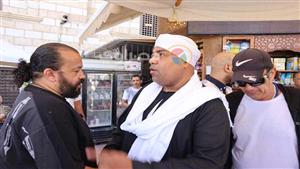 حجازي متقال يشارك في تشييع جنازة والدة محمود الليثي