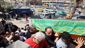 بحضور "حمودة وكمال ومتقال".. 40 صورة من جنازة والدة محمود الليثي 