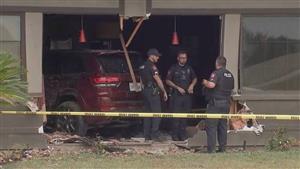 مُسنة تقتحم مطعم بسيارتها.. إصابة 9 أشخاص في ولاية تكساس الأمريكية