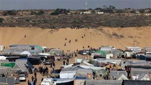 سقوط قذيفة مدفعية بجوار خيام النازحين قرب الحدود الفلسطينية المصرية