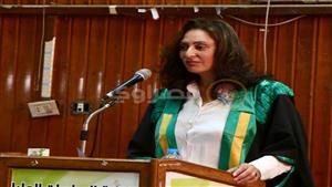 "أثر البرامج البيئية في رفع الوعي".. منى عراقي تحصل على رسالة الماجستير من جامعة عين شمس - صور