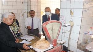 أول أيام تطبيق زيادة سعر الخبز.. محافظ القليوبية يتفقد مخابز بنها- صور